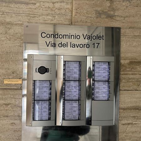 Splendido Appartamento In Zona Fiera A Bologna Exterior photo